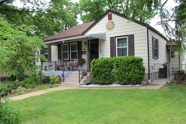 3430 Eastridge Lane, St Ann, MO 63074
