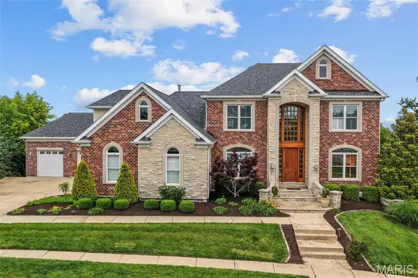 279 Greycliff Bluff Drive, St Louis, MO 63129