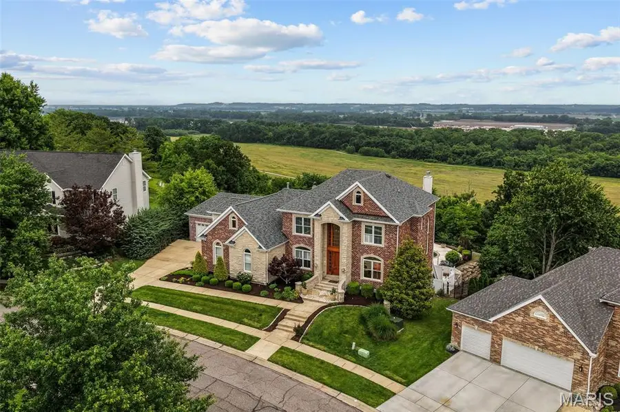 279 Greycliff Bluff Drive, Saint Louis, MO 63129 - #2