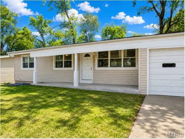 842 Holiday Avenue, Hazelwood, MO 63042