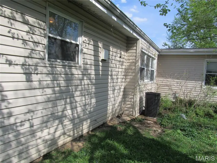 842 Holiday Avenue, Hazelwood, MO 63042 - #2