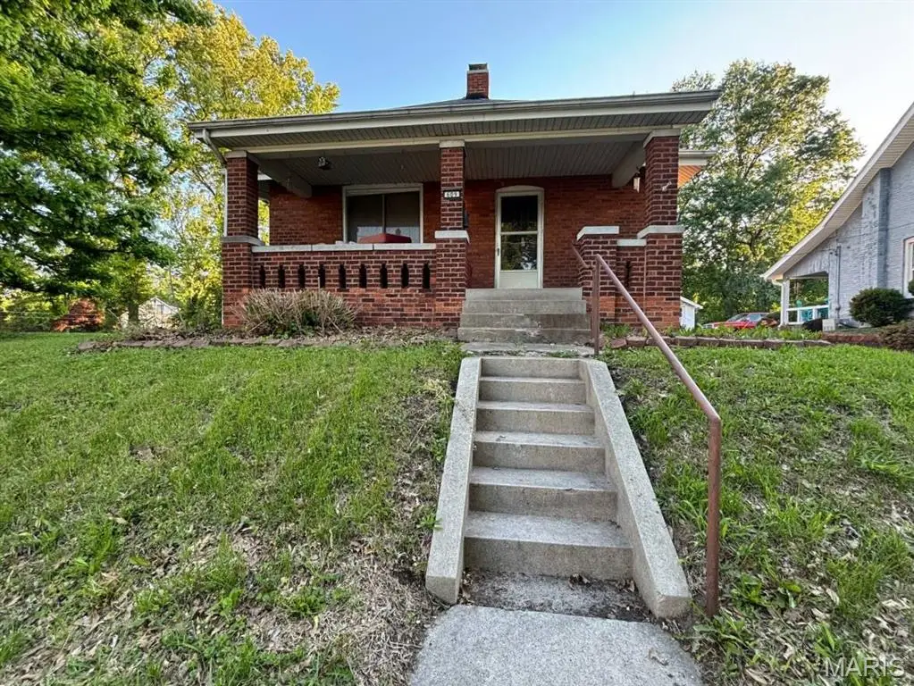 609 Mascoutah Avenue, Belleville, IL 62220 - #1
