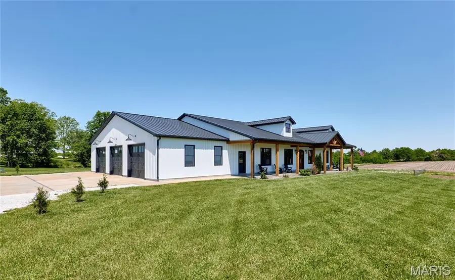 705 S Ethlyn Road, Moscow Mills, MO 63362 - #2
