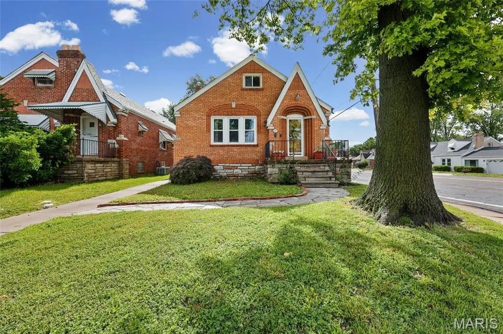 9058 Rosemary Avenue, Saint Louis, MO 63123 - #1