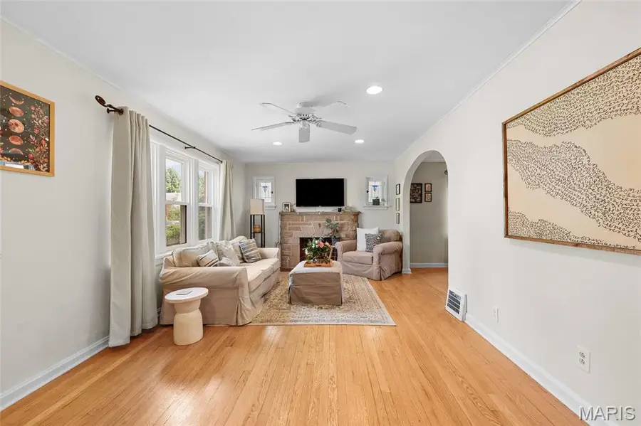 9058 Rosemary Avenue, Saint Louis, MO 63123 - #3