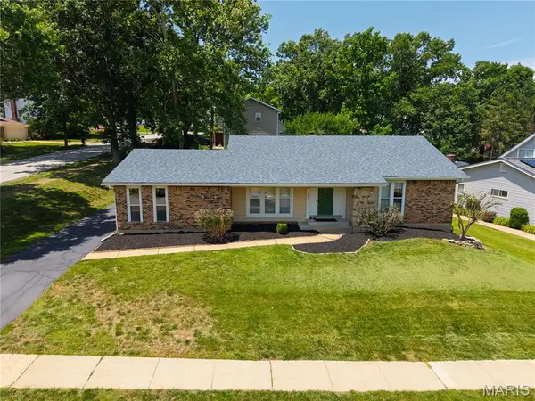 607 Garden Leaf Court, Ballwin, MO 63011