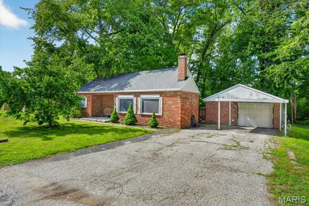31 Fahey Place, Belleville, IL 62220 - #1