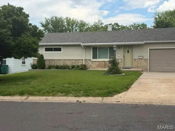 422 Barron Lane, Webster Groves, MO 63119