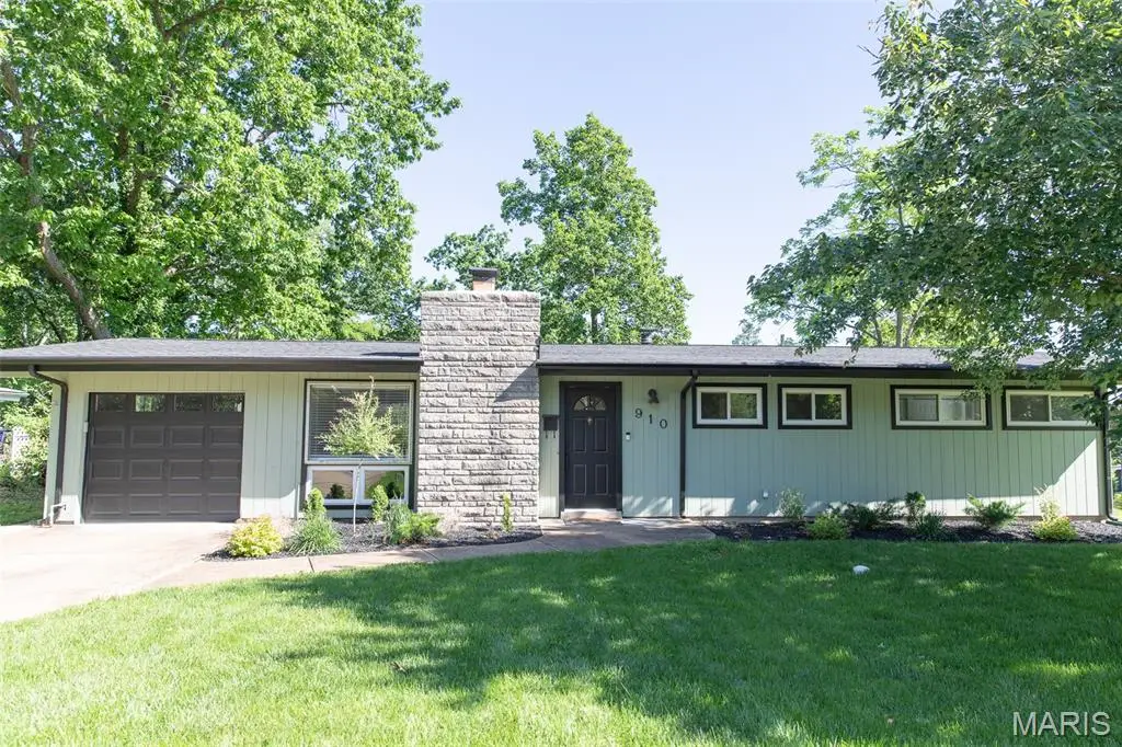 910 Coffey Drive, Crestwood, MO 63126 - #1