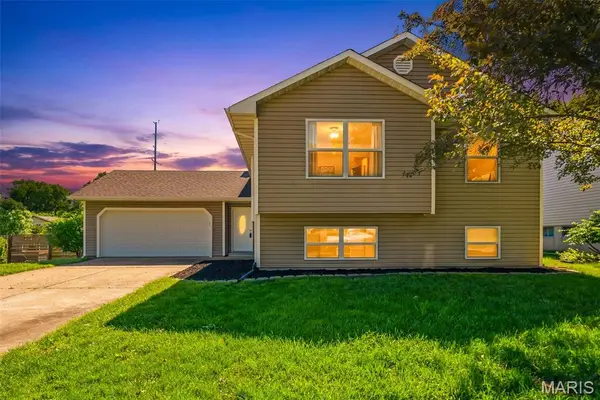 1145 Claycrest Circle, St Charles, MO 63304