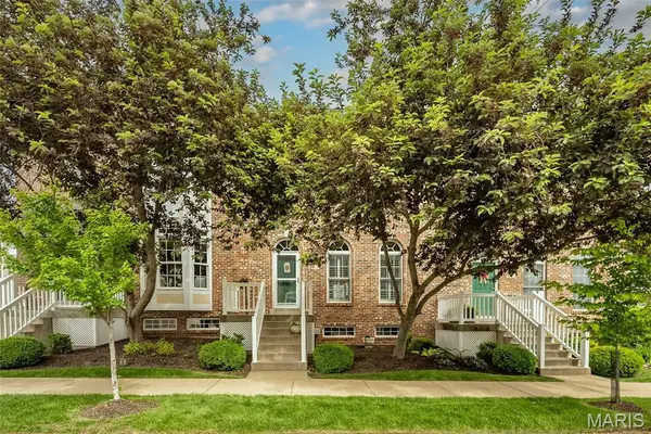 2518 S Larksong Drive, Wildwood, MO 63040