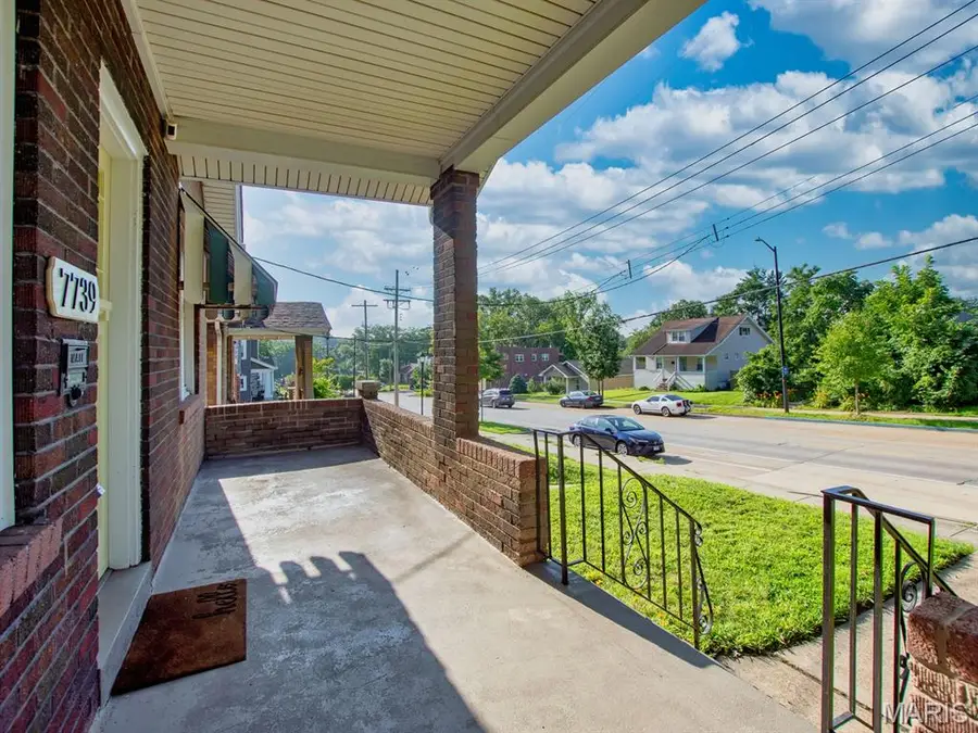 7739 Dale Avenue, Saint Louis, MO 63117 - #3