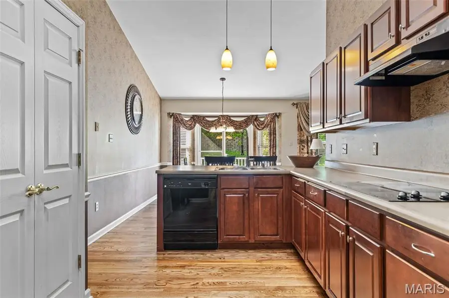 3242 Woodridge Center Parkway, Saint Louis, MO 63129 - #2