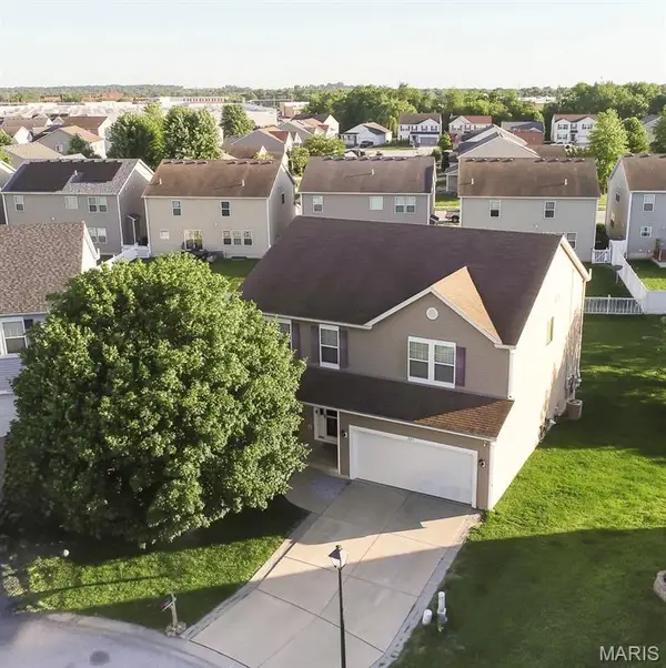205 Greenleaf Circle, Belleville, IL 62221