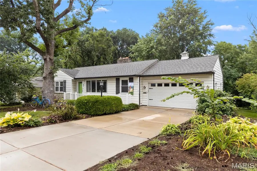 425 Linum Lane, Webster Groves, MO 63119 - #2