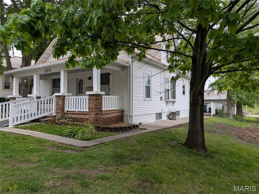 204 E Broadway, Steeleville, IL 62288 - #2