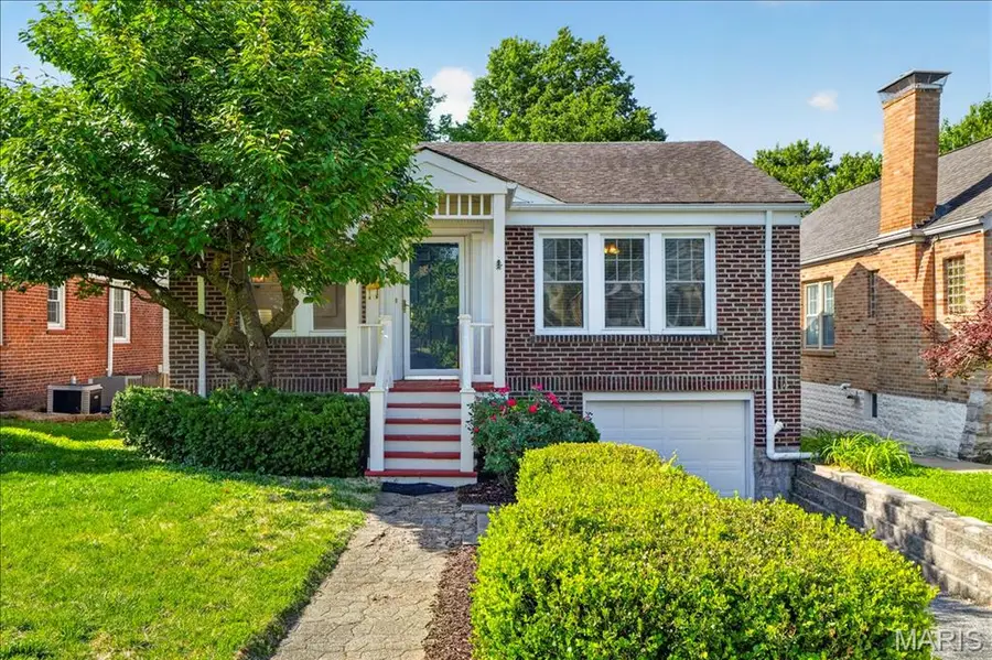 8738 Bridgeport Avenue, Brentwood, MO 63144 - #2