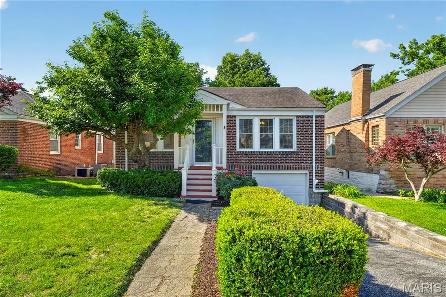 8738 Bridgeport Avenue, Brentwood, MO 63144 - #3