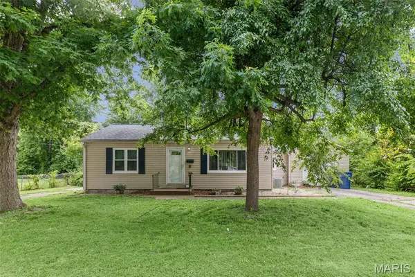 625 Royal Heights Road, Belleville, IL 62226