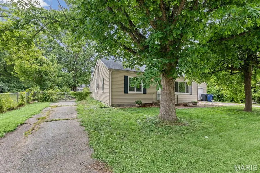 625 Royal Heights Road, Belleville, IL 62226 - #2