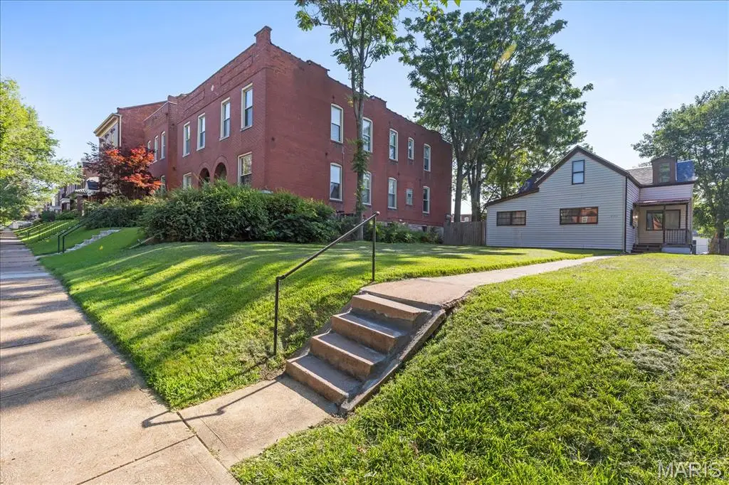 4342 S Compton Avenue, Saint Louis, MO 63111 - #1