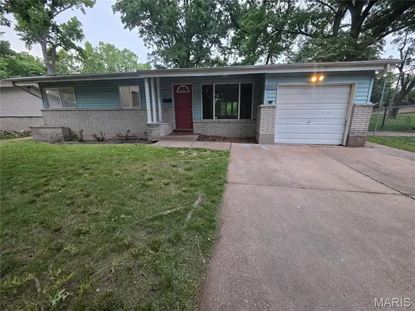 10822 Hallwood Drive, St Louis, MO 63136