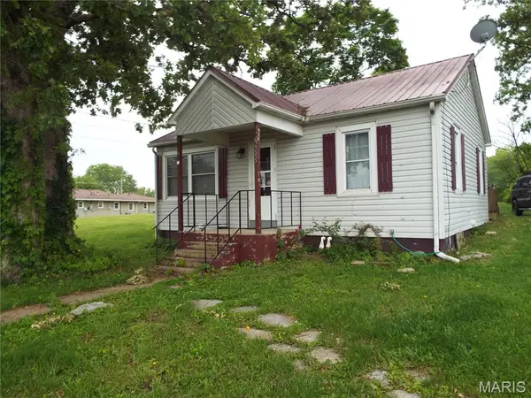 205 W Chestnut Street, Dixon, MO 65459