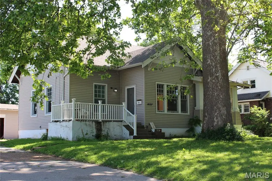 9119 Shelley Avenue, Overland, MO 63114 - #2