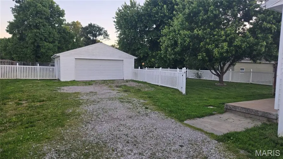 5912 N Belt W, Belleville, IL 62223 - #3