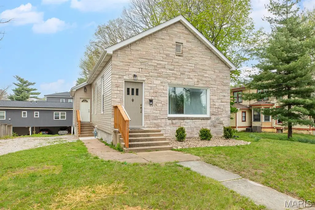 523 Hillsboro Avenue, Edwardsville, IL 62025 - #1