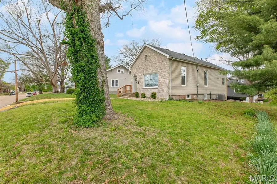 523 Hillsboro Avenue, Edwardsville, IL 62025 - #3