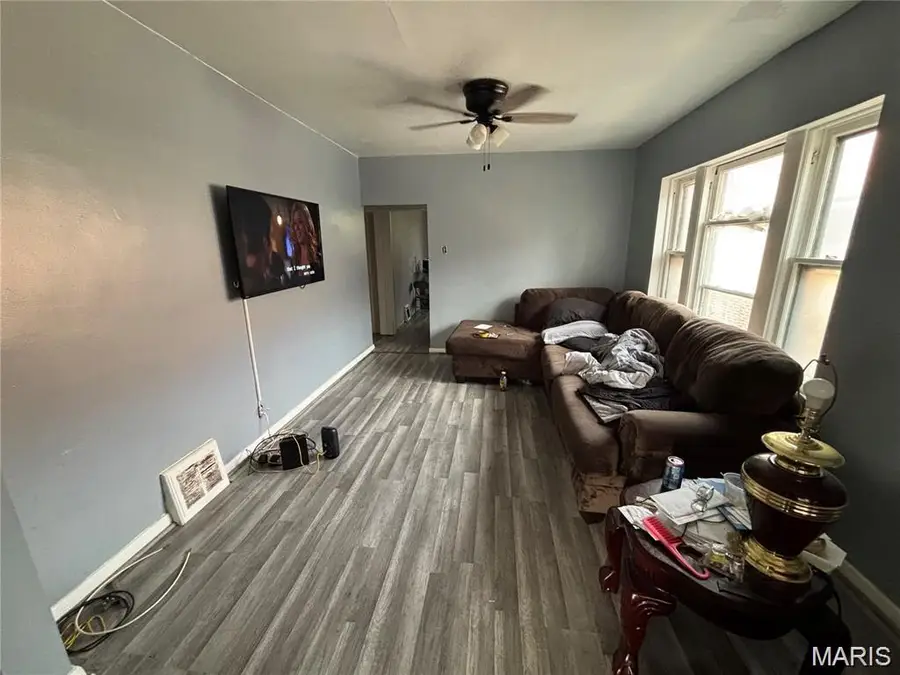 4823 San Francisco Avenue, Saint Louis, MO 63115 - #2