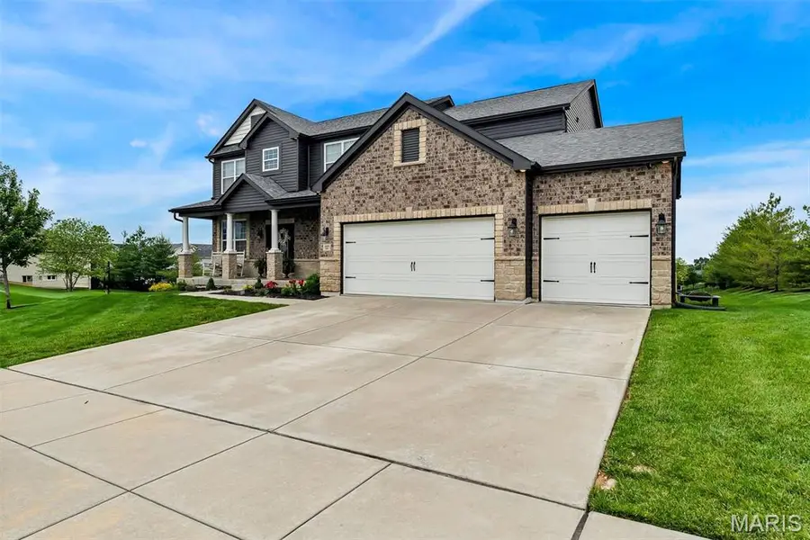 127 Central Park Avenue, Wentzville, MO 63385 - #2