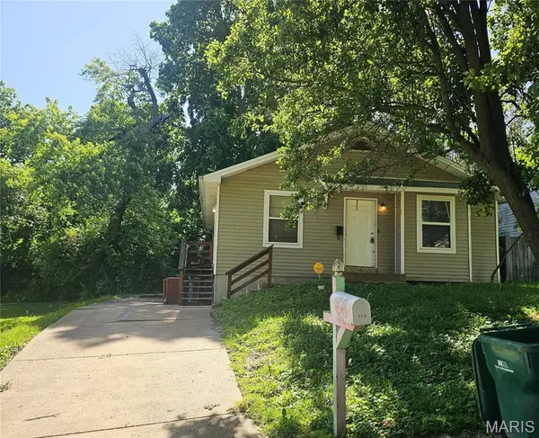 716 Bell Avenue, Webster Groves, MO 63119