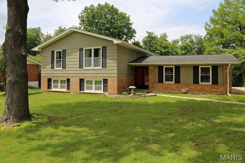 111 Green Acres Road, Bellefontaine Neighbors, MO 63137 - #1