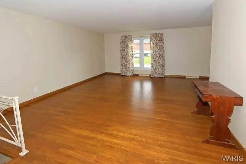 111 Green Acres Road, Bellefontaine Neighbors, MO 63137 - #3