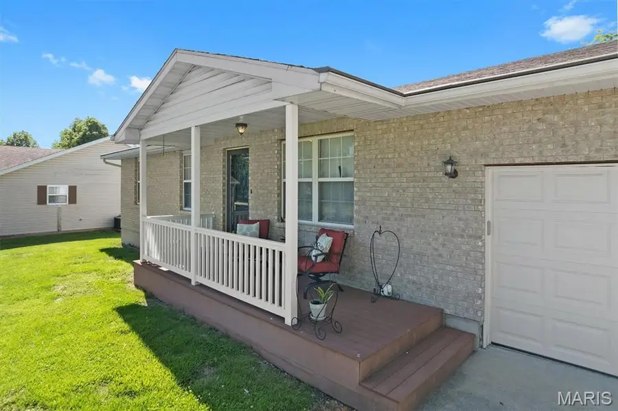 1231 Bahamas Drive, Edwardsville, IL 62025 - #3