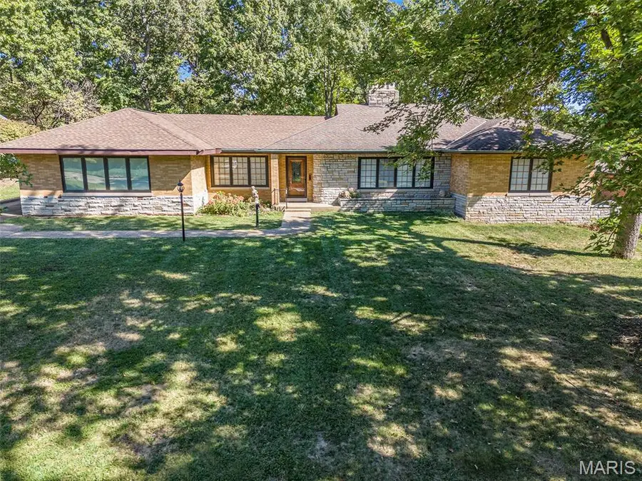 7369 Whitehaven Drive, Saint Louis, MO 63123 - #3