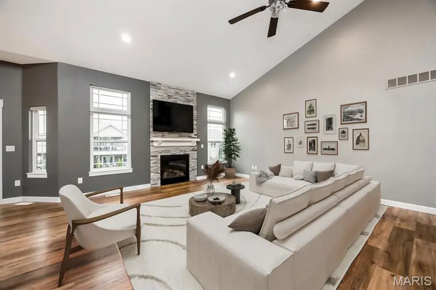 8043 Charleston, Troy, IL 62294 - #3