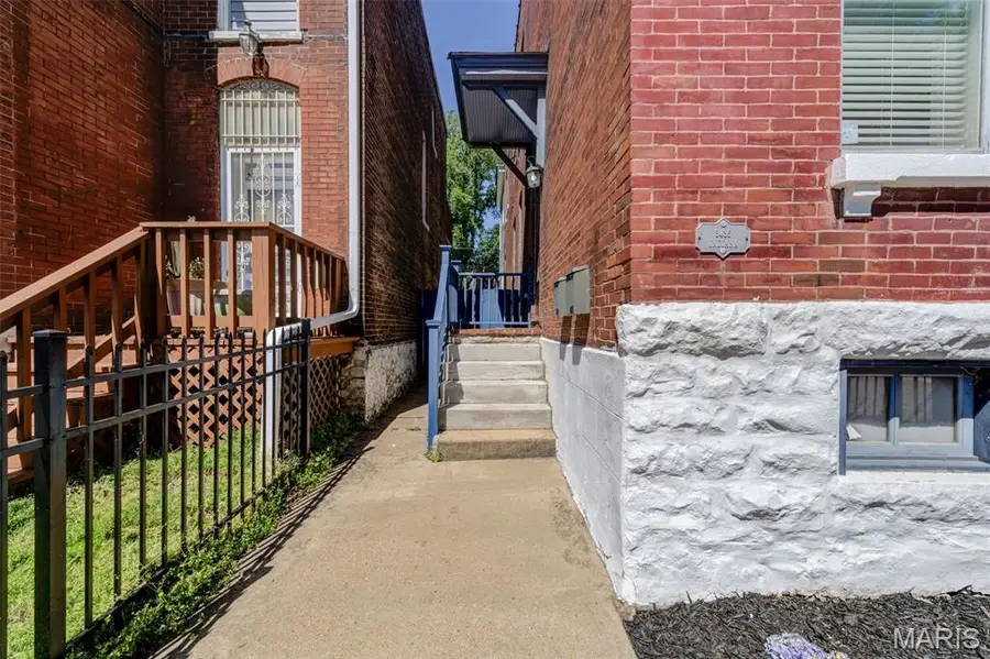 3435 Indiana Avenue, Saint Louis, MO 63118 - #3