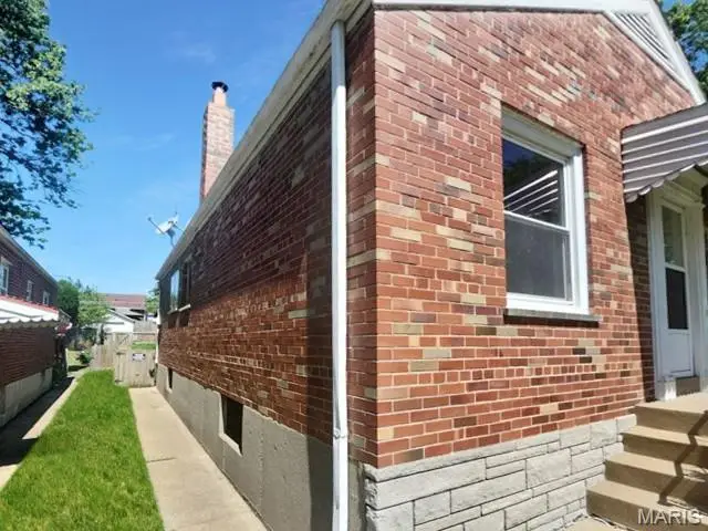 6127 Alaska Avenue, Saint Louis, MO 63111 - #2