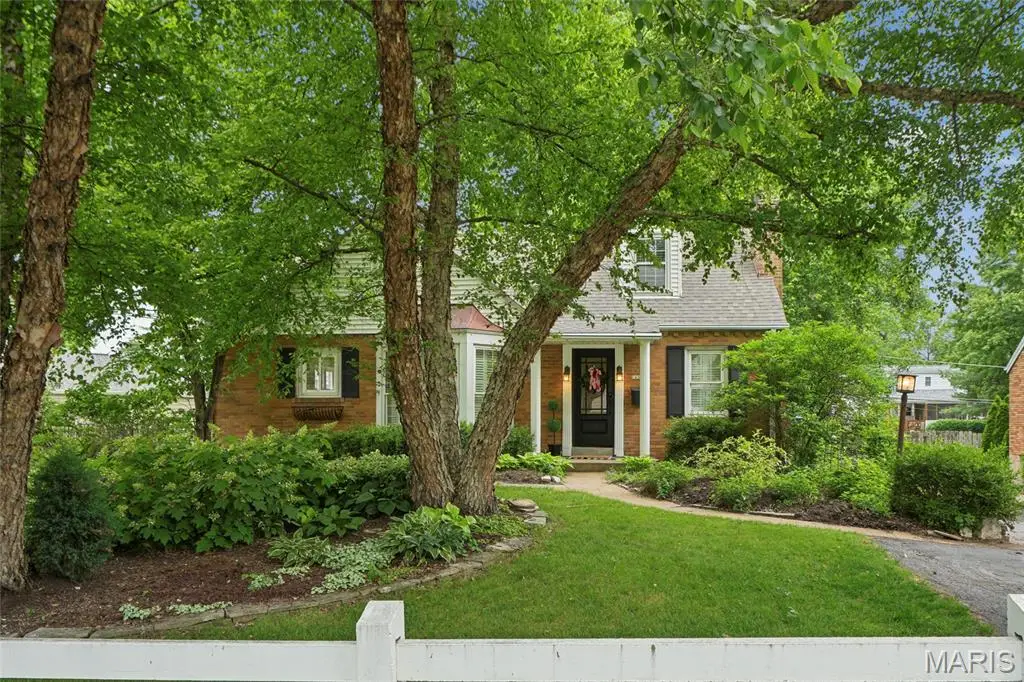 1439 S Elm Avenue, Webster Groves, MO 63119 - #1