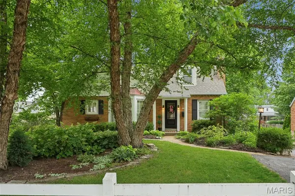 1439 S Elm Avenue, Webster Groves, MO 63119