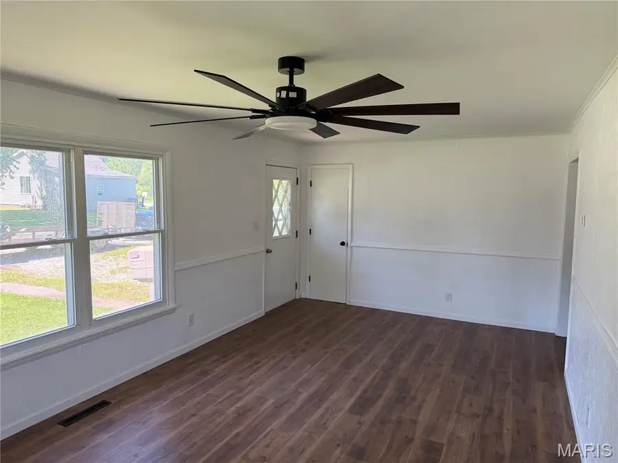 319 W Palmer Street, Litchfield, IL 62056 - #3