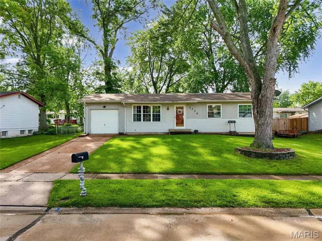 2558 Carousel Court, Florissant, MO 63031 - #1