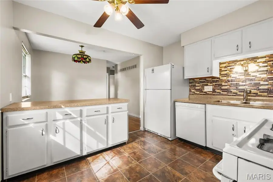 2558 Carousel Court, Florissant, MO 63031 - #3