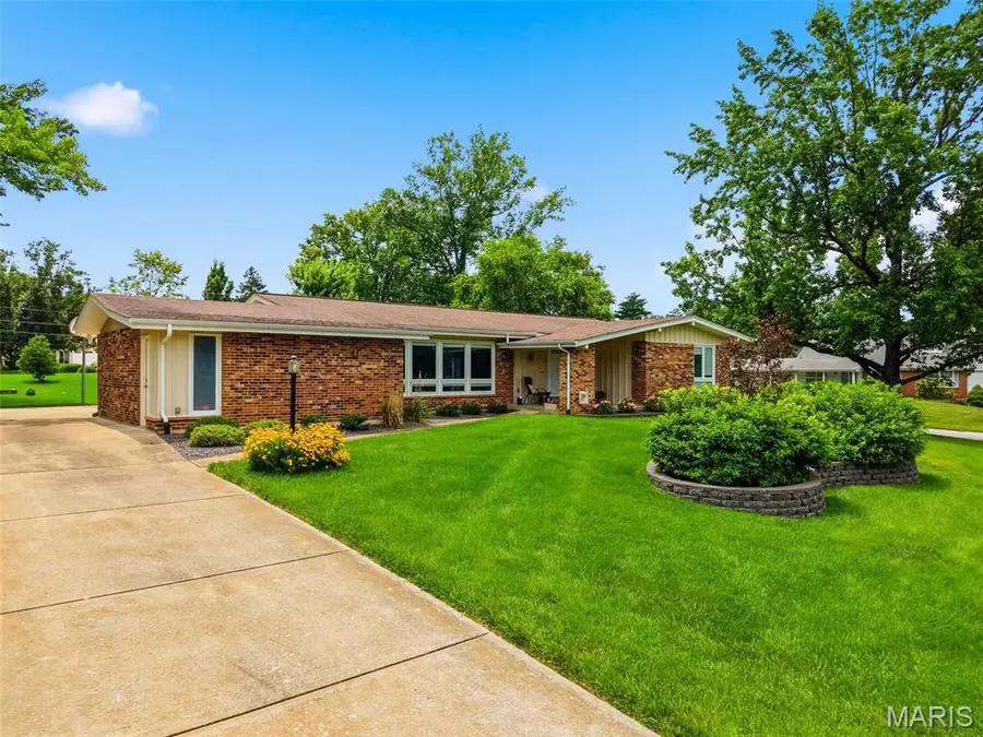 409 Mayfair Drive, Ballwin, MO 63011 - #2