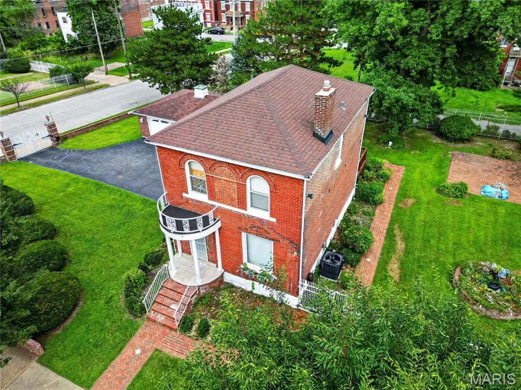1392 Burd Avenue, Saint Louis, MO 63112 - #1