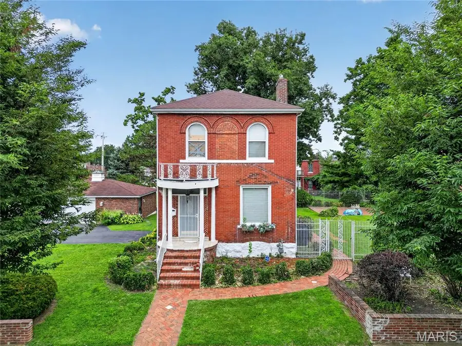 1392 Burd Avenue, Saint Louis, MO 63112 - #3