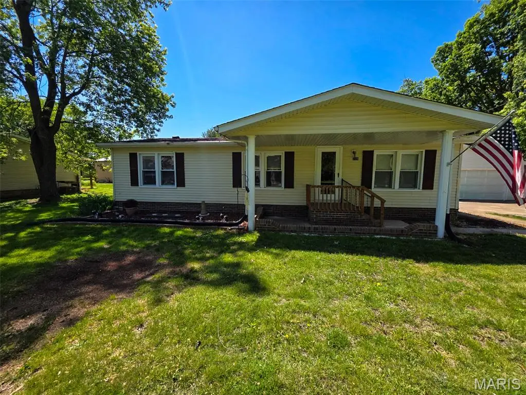 716 Myrtle Street, Staunton, IL 62088 - #1